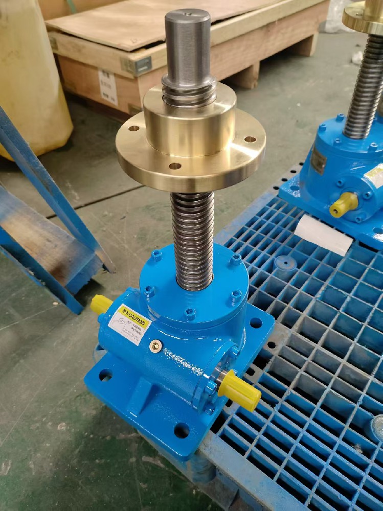 絲桿升降機的維護成本